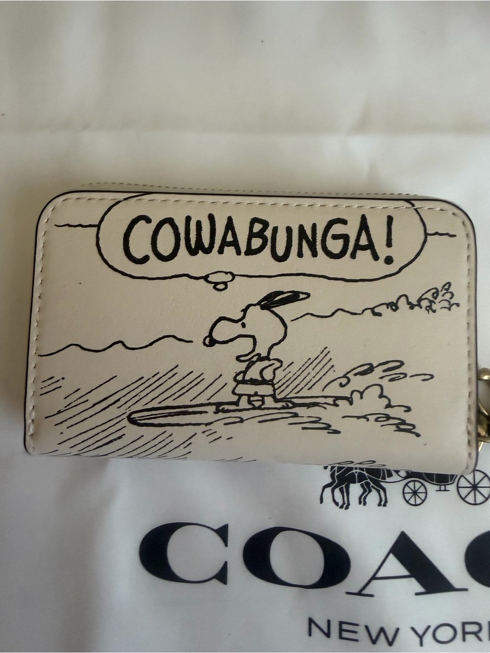 NWT Coach X Peanuts Cream Snoopy Zip Card Case Wallet HTF - Picture 3 of 8